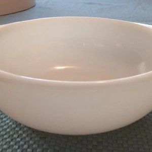 Pyrex #023 White Milk Glass Bowl Ovenware 1 1/2 Qt SMOOTH EGGSHELL VINTAGE USA.